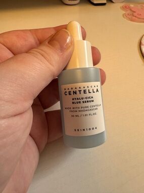 Hyalu-Cica Blue Serum